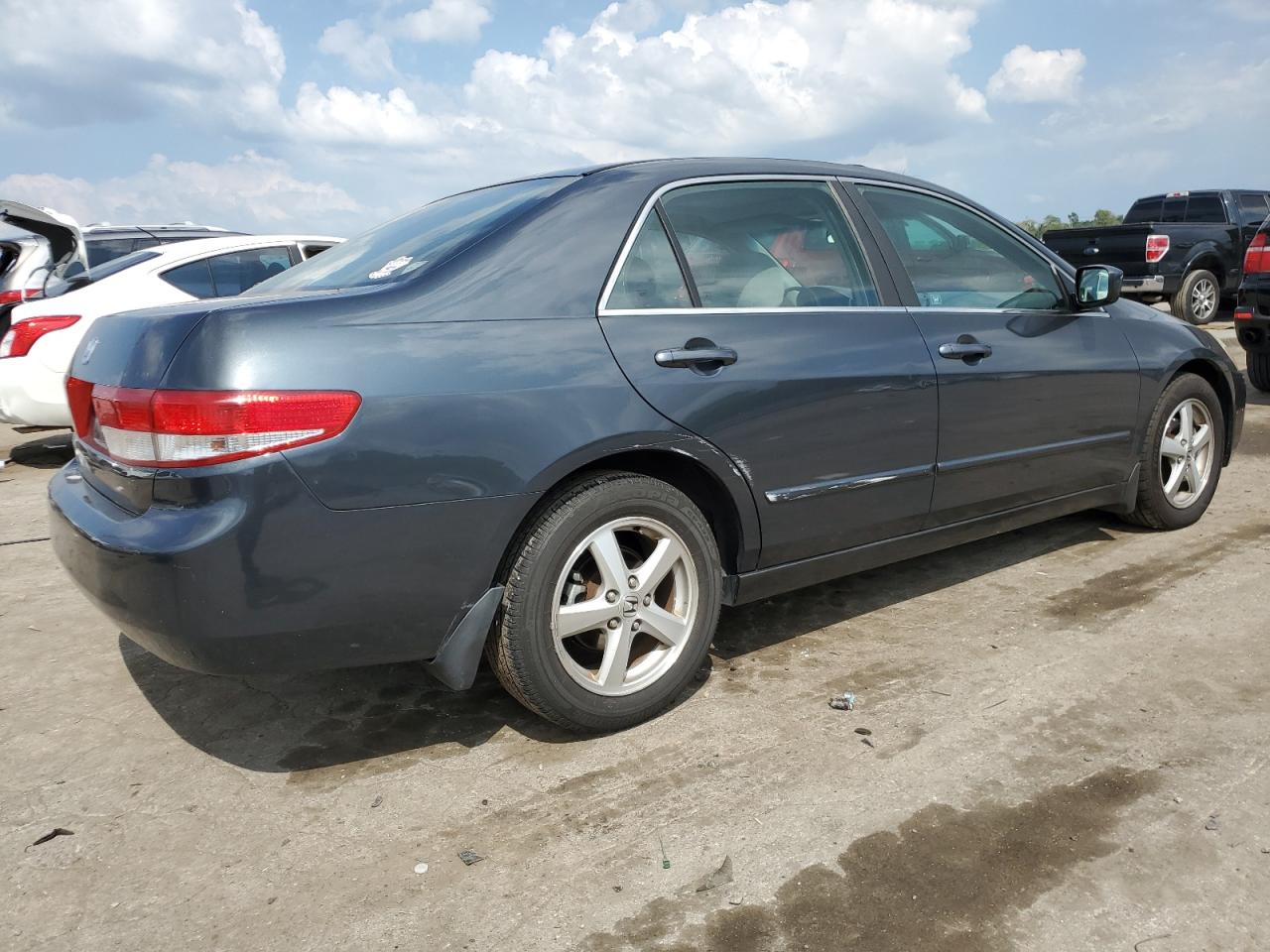 2004 Honda Accord - Image 3