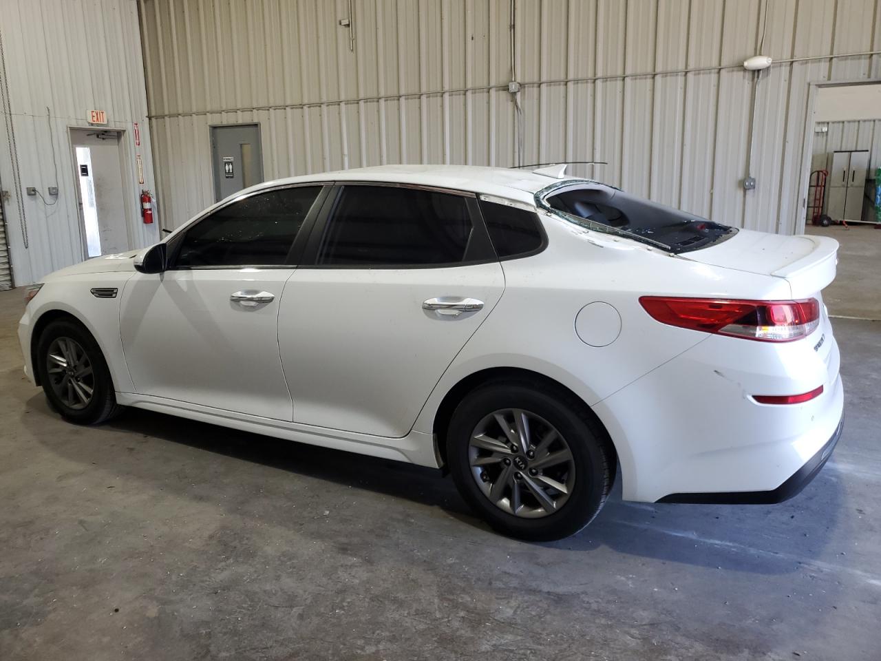 5XXGT4L32LG380173 2020 KIA OPTIMA - Image 2