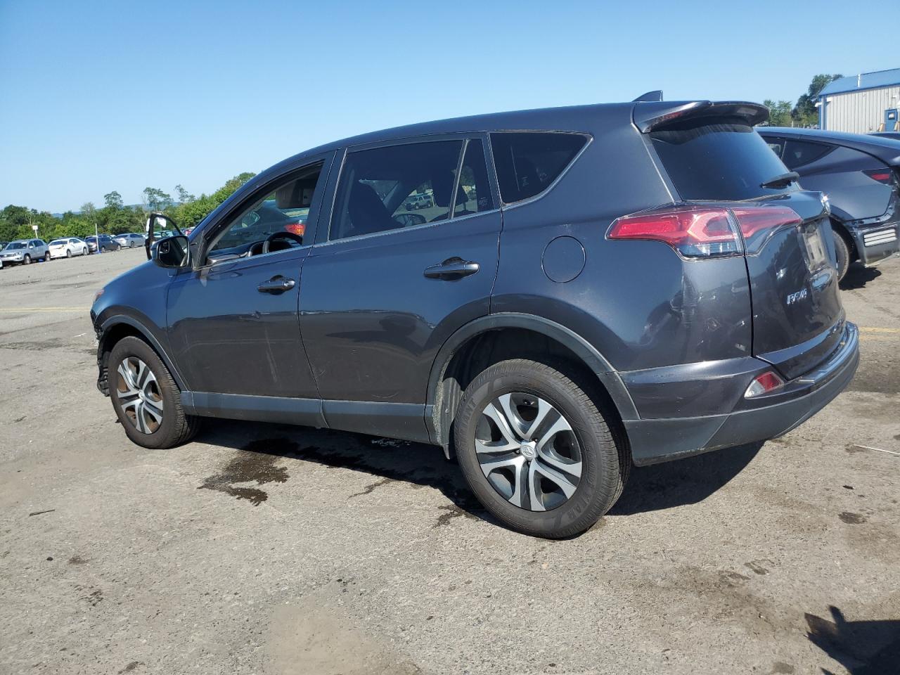 JTMBFREV5JJ746312 2018 TOYOTA RAV 4 - Image 2