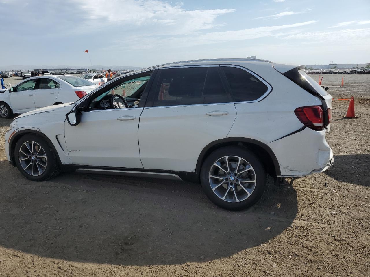 5UXKR2C50J0Z17568 2018 BMW X5 - Image 2