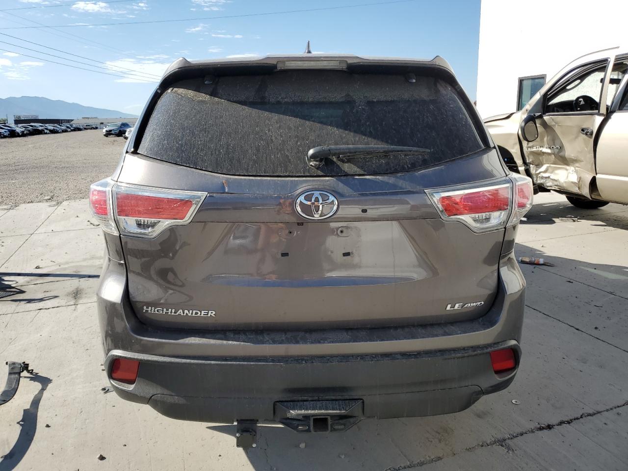 5TDBKRFH4ES021751 2014 Toyota Highlander Le