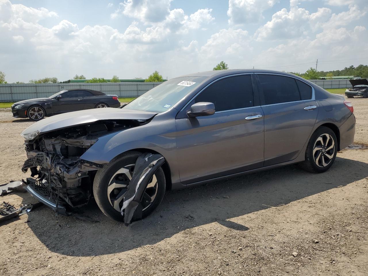 1HGCR2F7XHA104604 2017 HONDA ACCORD - Image 1