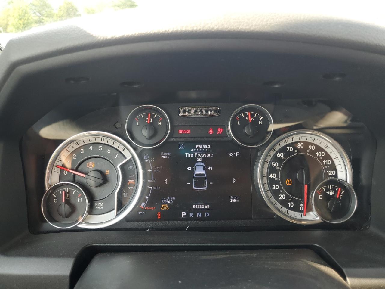 2016 Ram 1500 Slt VIN: 3C6RR7LT5GG207797 Lot: 65918184