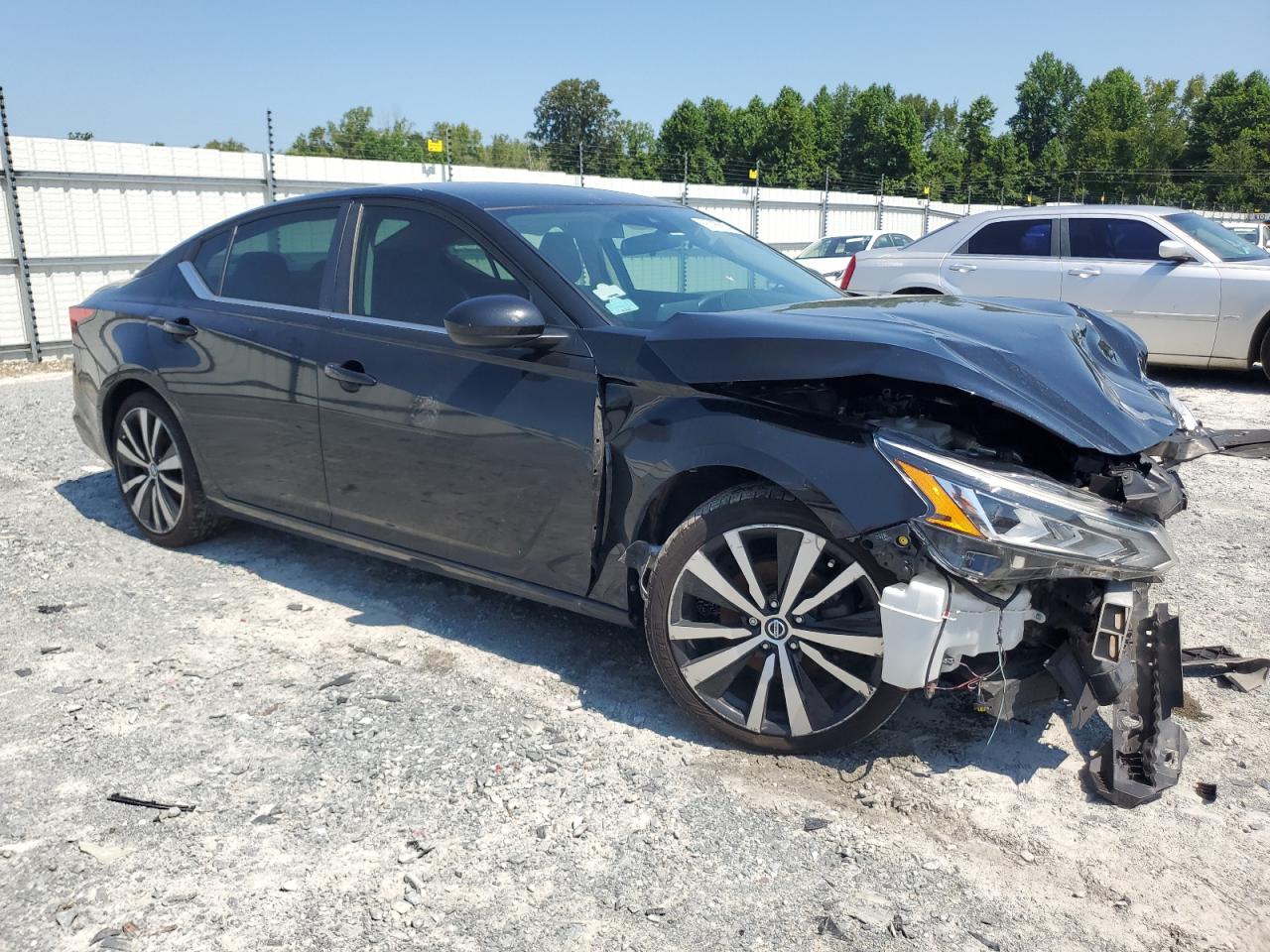 2020 Nissan Altima - Image 4