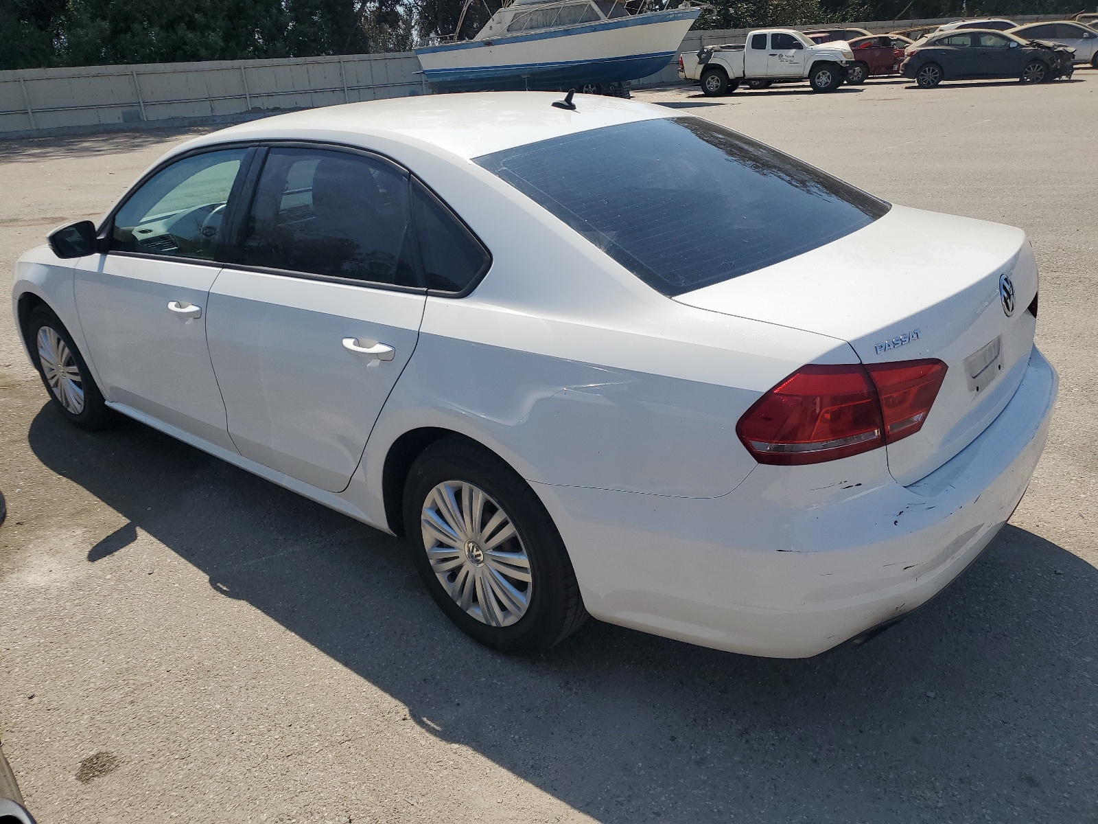 2014 Volkswagen Passat S vin: 1VWAT7A32EC102979