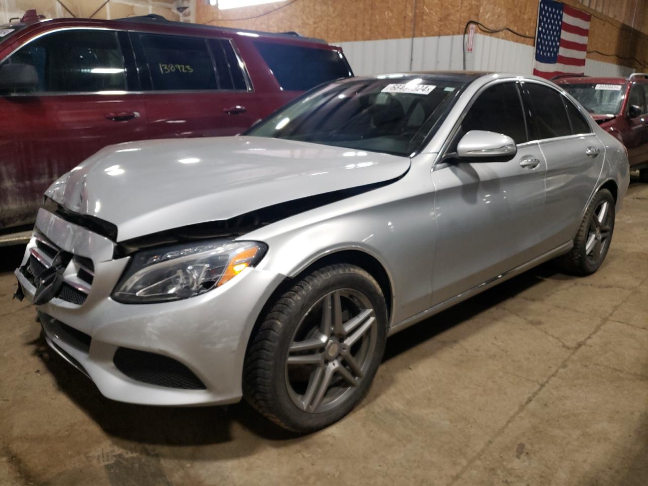 2015 Mercedes-Benz C 300 4Matic VIN: 55SWF4KBXFU000823 Lot: 68492324