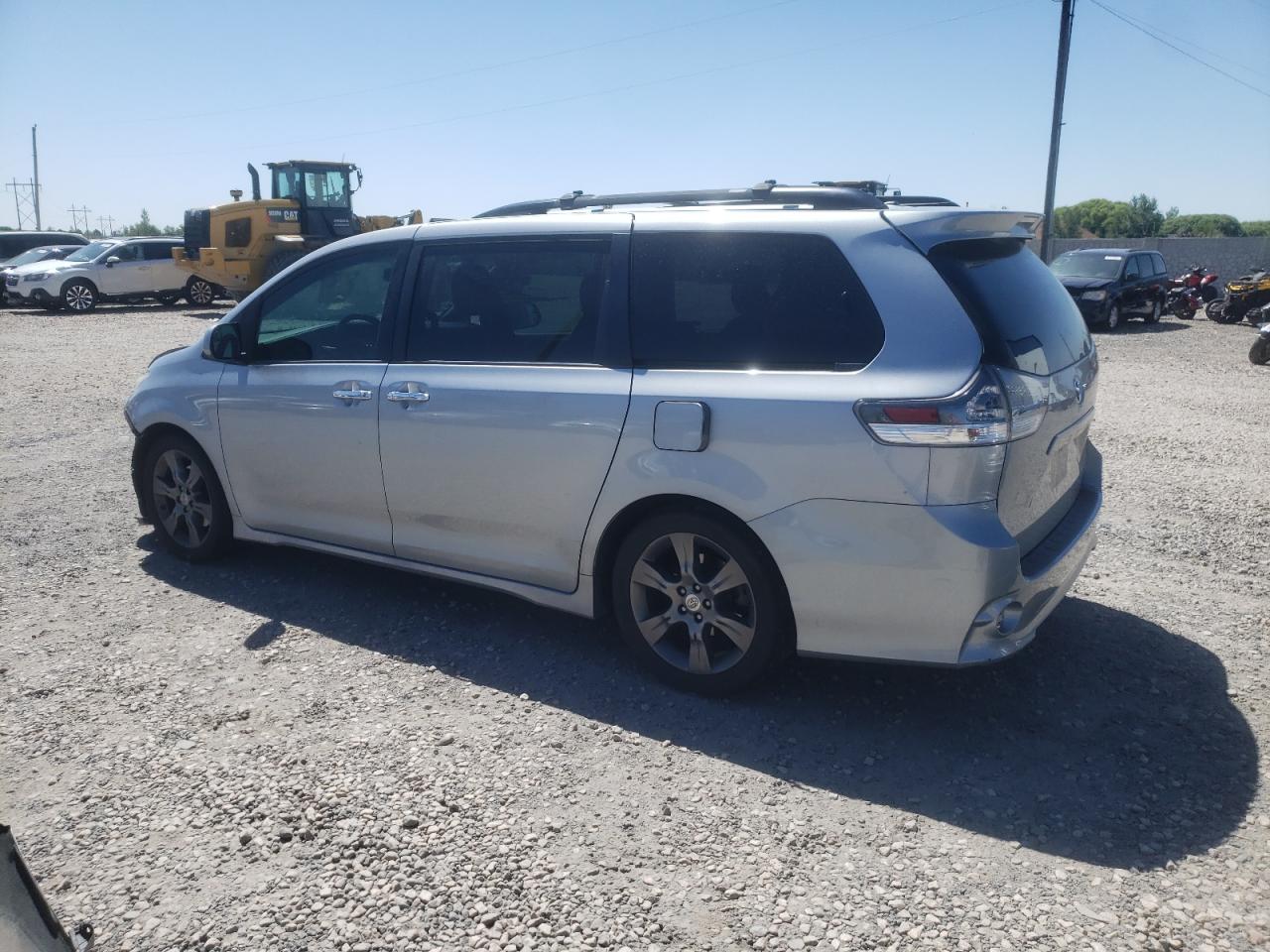 5TDXK3DC1FS631005 2015 TOYOTA SIENNA - Image 2