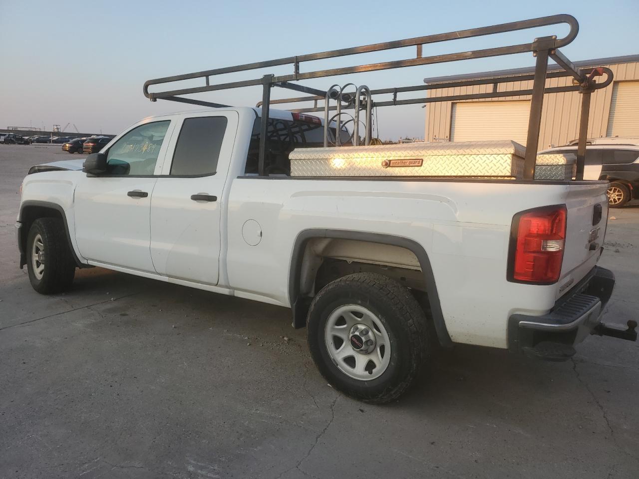 2015 GMC Sierra - Image 2