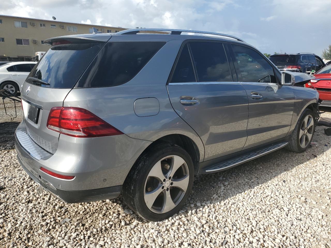 VIN 4JGDA5JB5GA785966 2016 MERCEDES-BENZ GLE-CLASS no.3