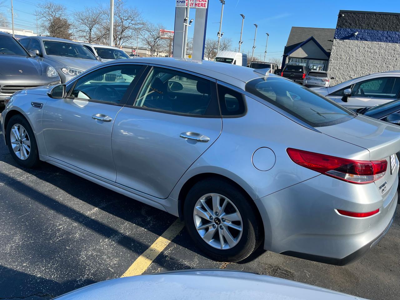 2019 Kia Optima Lx VIN: 5XXGT4L34KG2807 Lot: 66814174