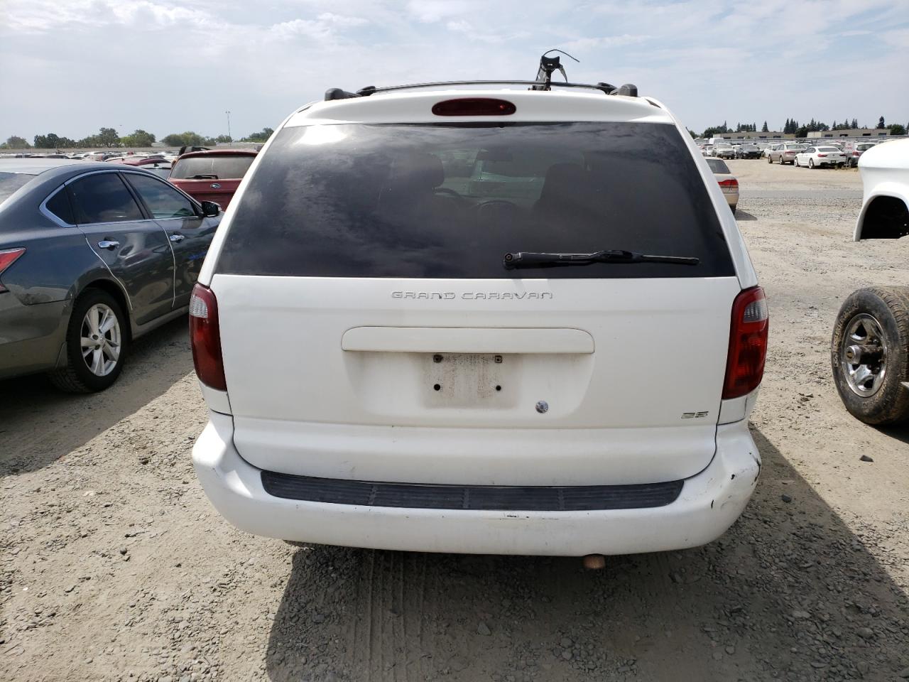 2002 Dodge Grand Caravan Es VIN: 2B4GP54LX2R719922 Lot: 65757914