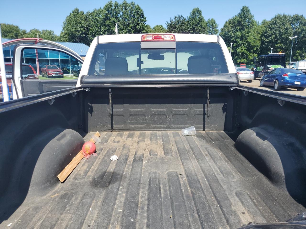 2016 Ram 1500 St VIN: 3C6JR6AG8GG352197 Lot: 69985214