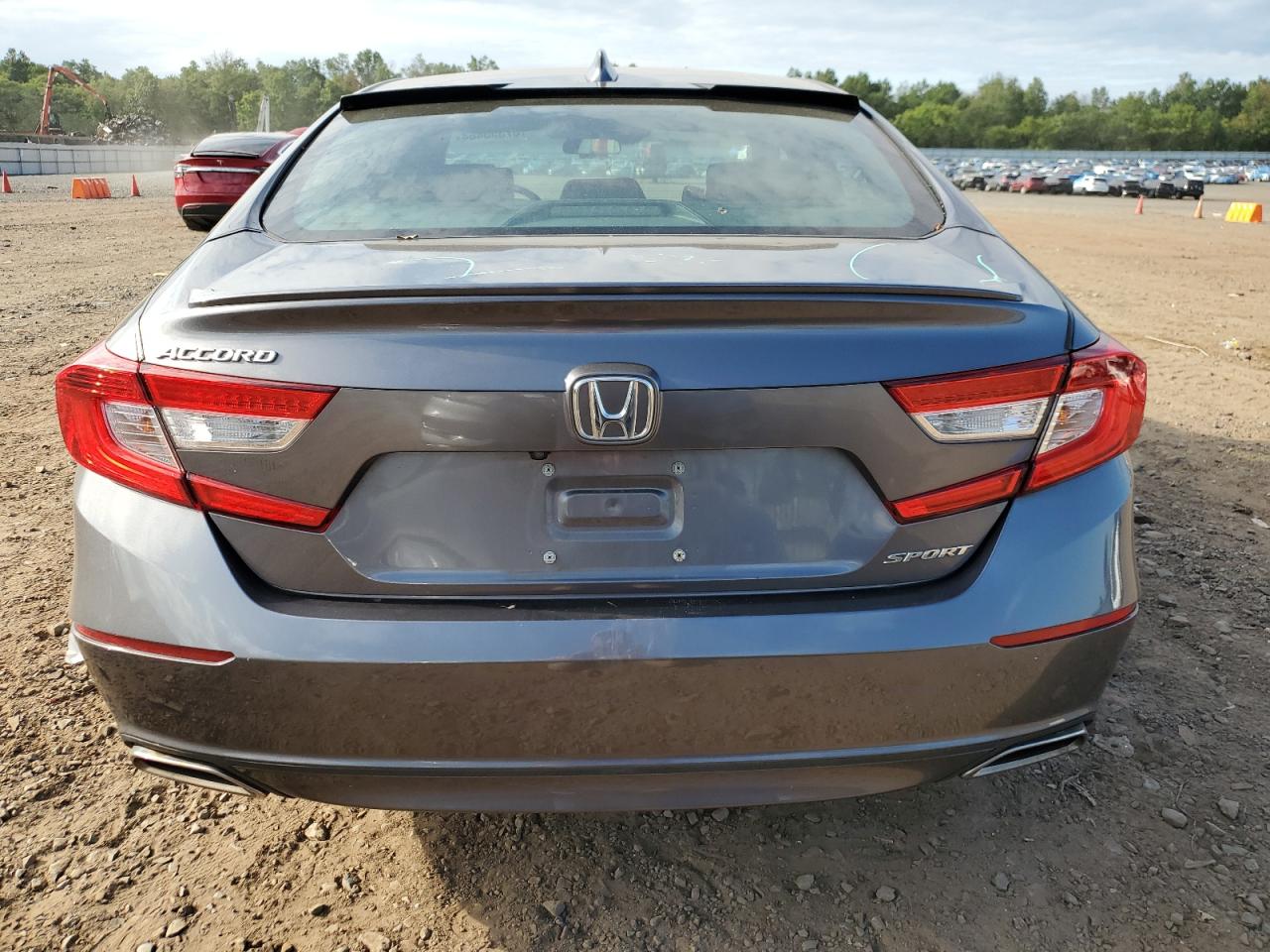 1HGCV1F32JA172565 2018 Honda Accord Sport