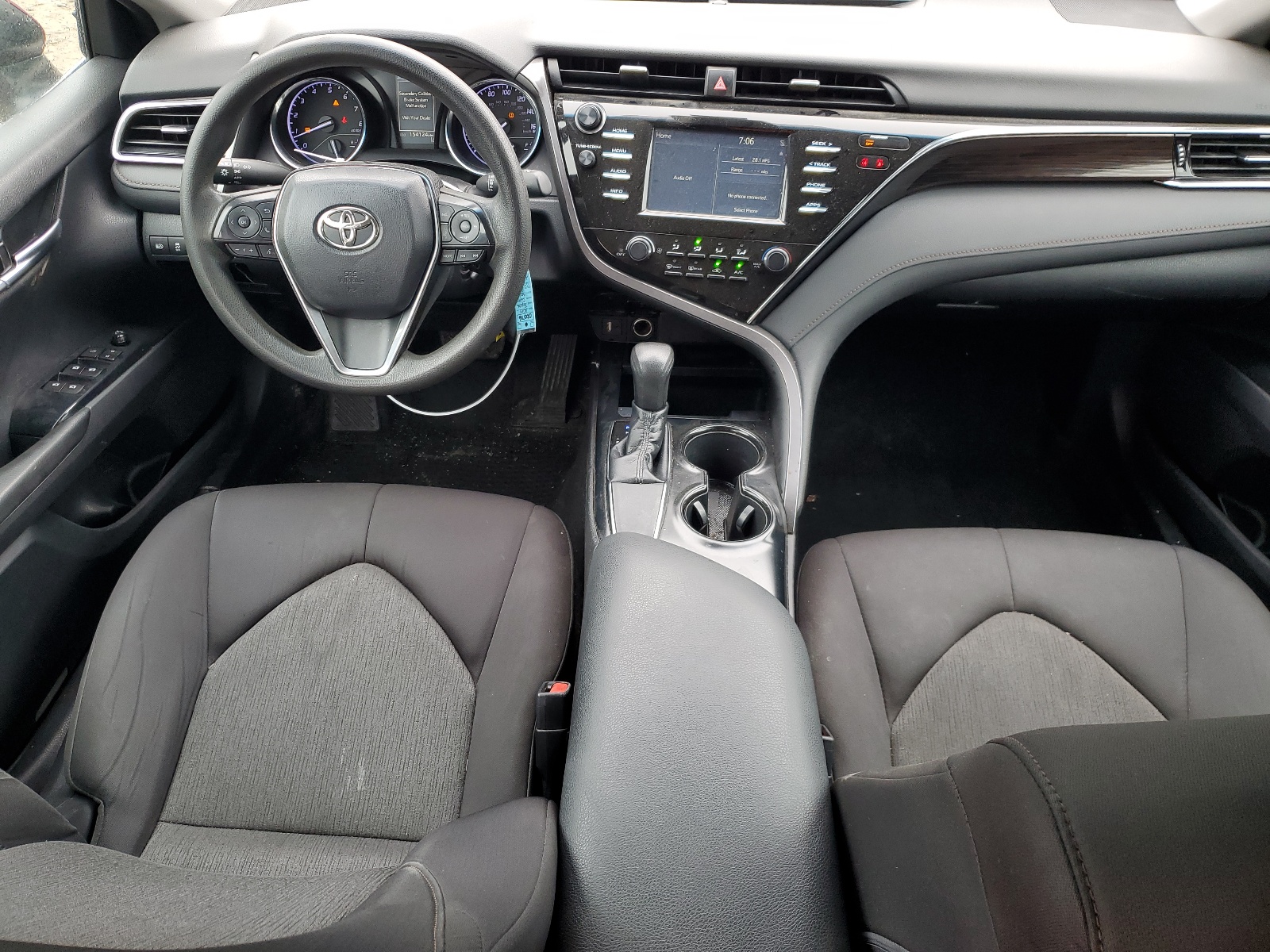 2018 Toyota Camry L vin: 4T1B11HK2JU654330