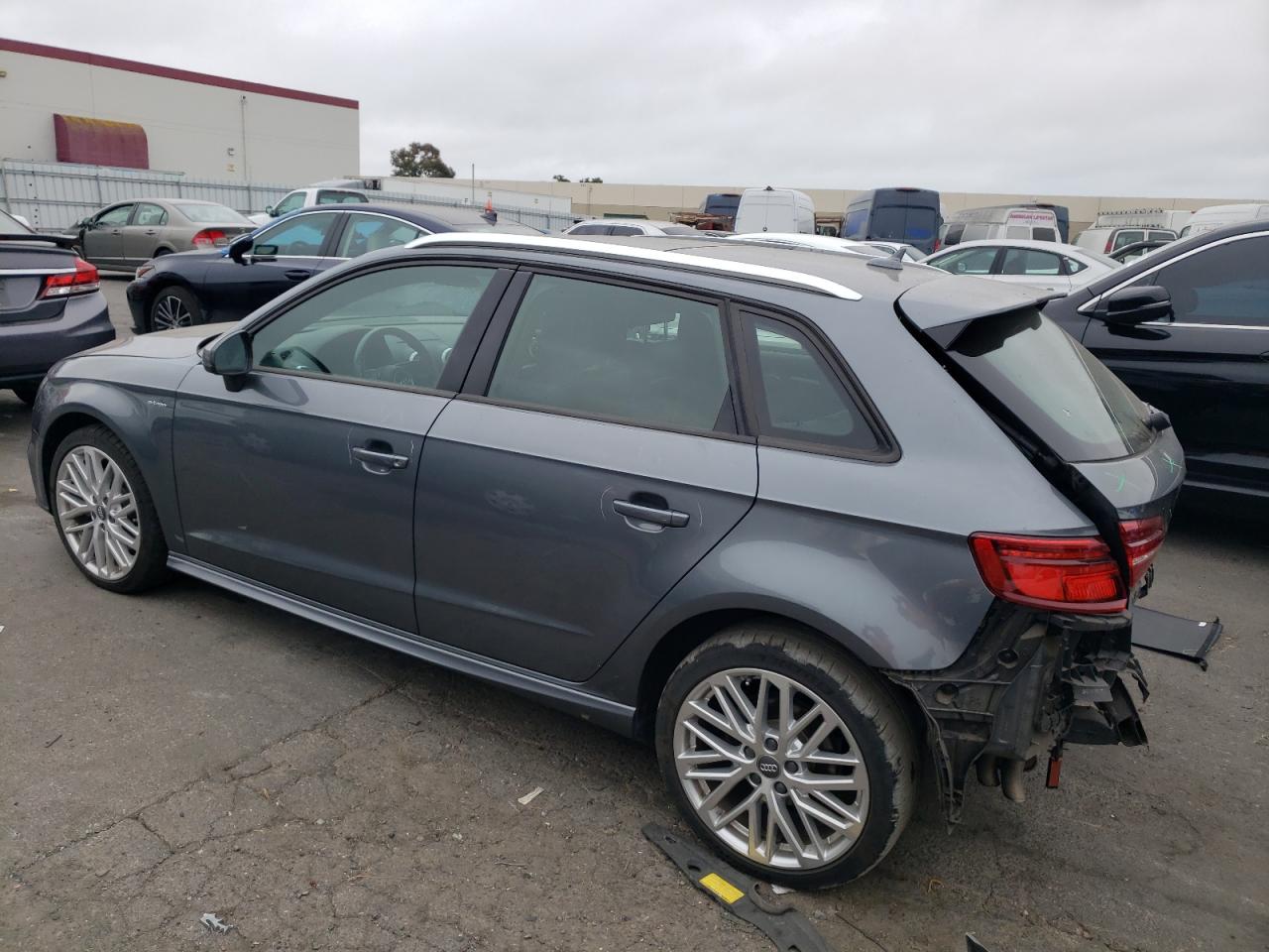 2018 Audi A3 E-Tron Premium VIN: WAUUPBFF9JA081626 Lot: 65656934