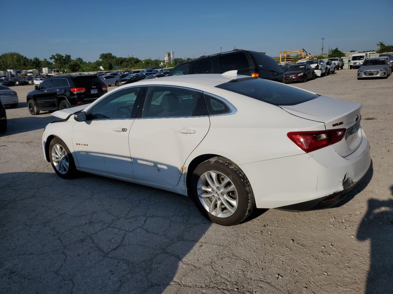 1G1ZD5ST0JF165733 2018 Chevrolet Malibu Lt