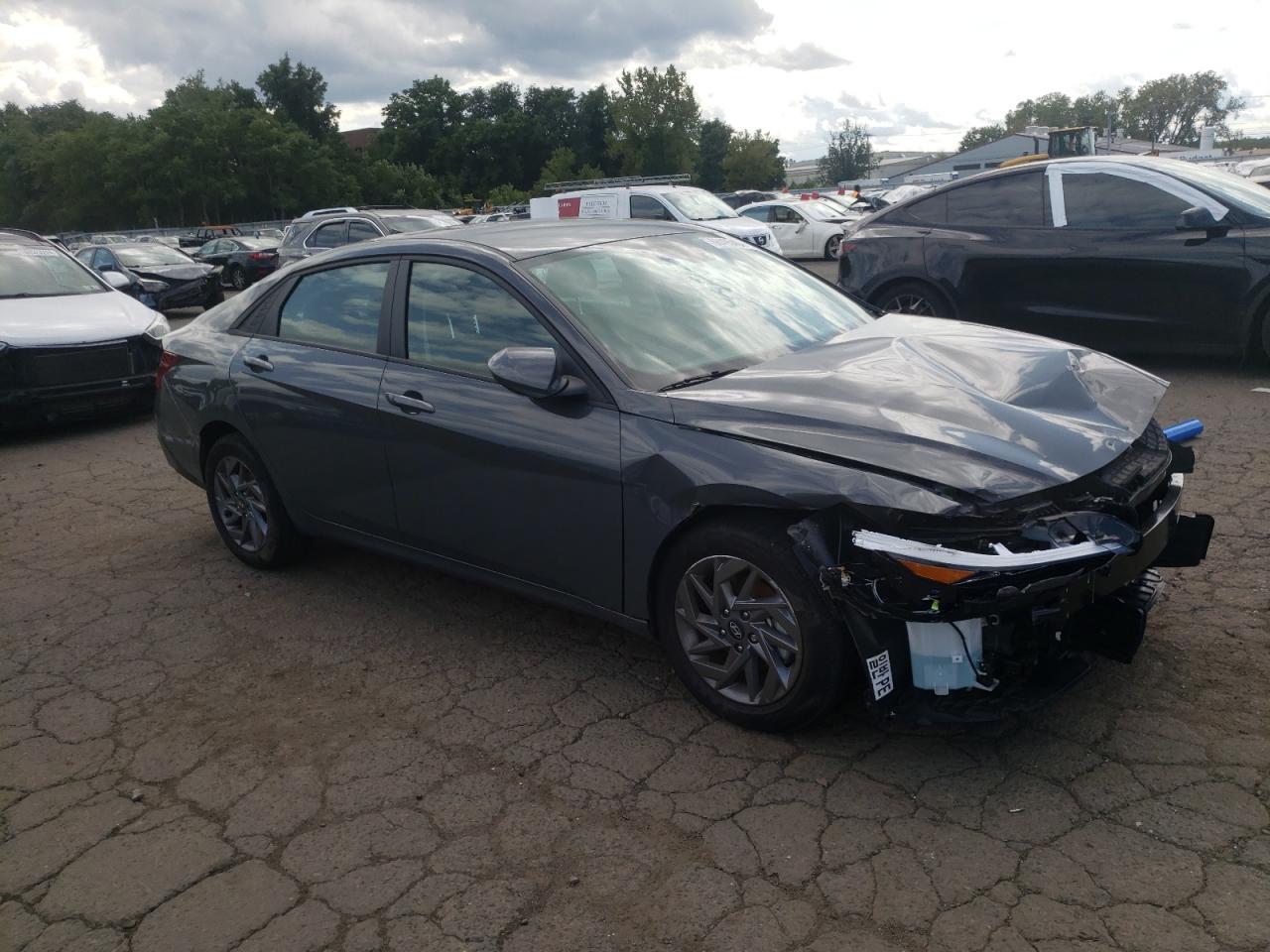 2024 Hyundai Elantra - Image 4