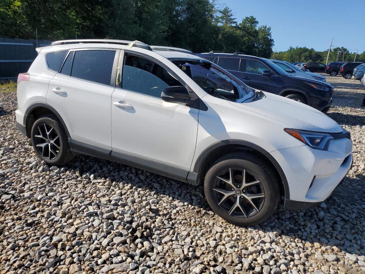 VIN 2T3JFREV8HW615883 2017 TOYOTA RAV4 no.4