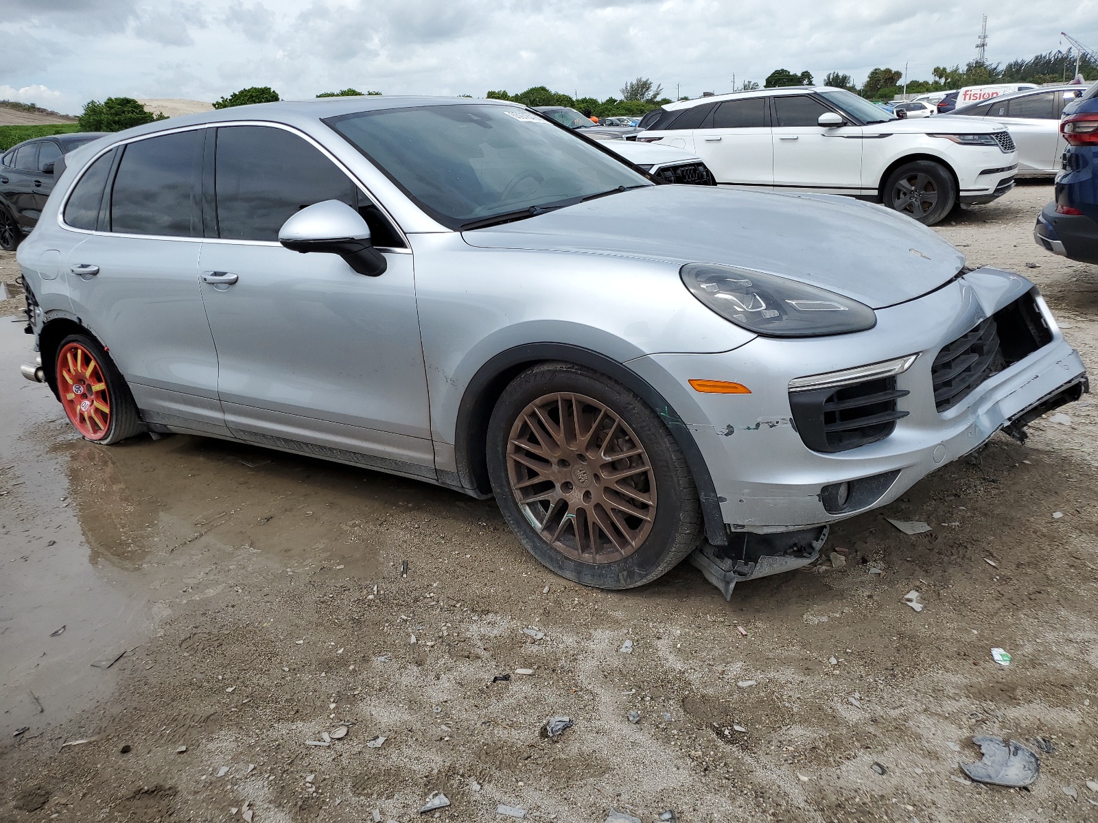 2017 Porsche Cayenne S vin: WP1AB2A26HLA51022