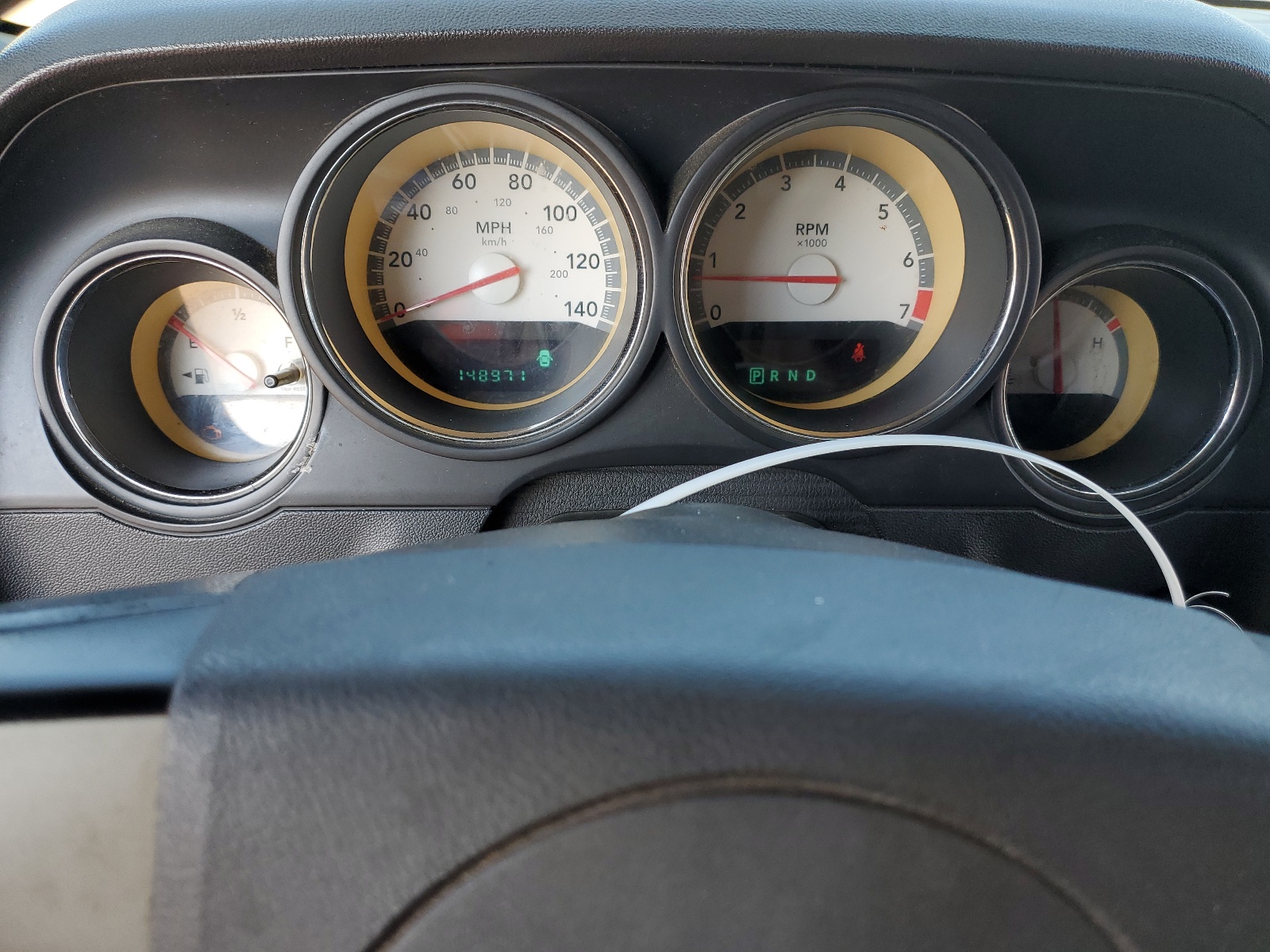 2B3CJ4DV2AH261135 2010 Dodge Challenger Se