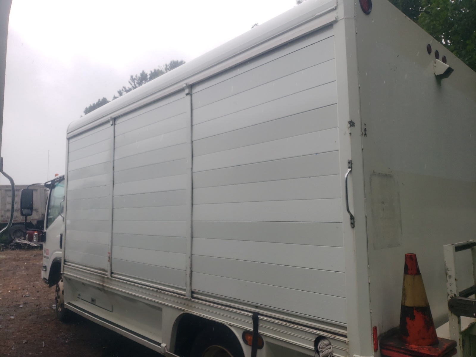 JALE5W164F7300555 2015 Isuzu Nrr