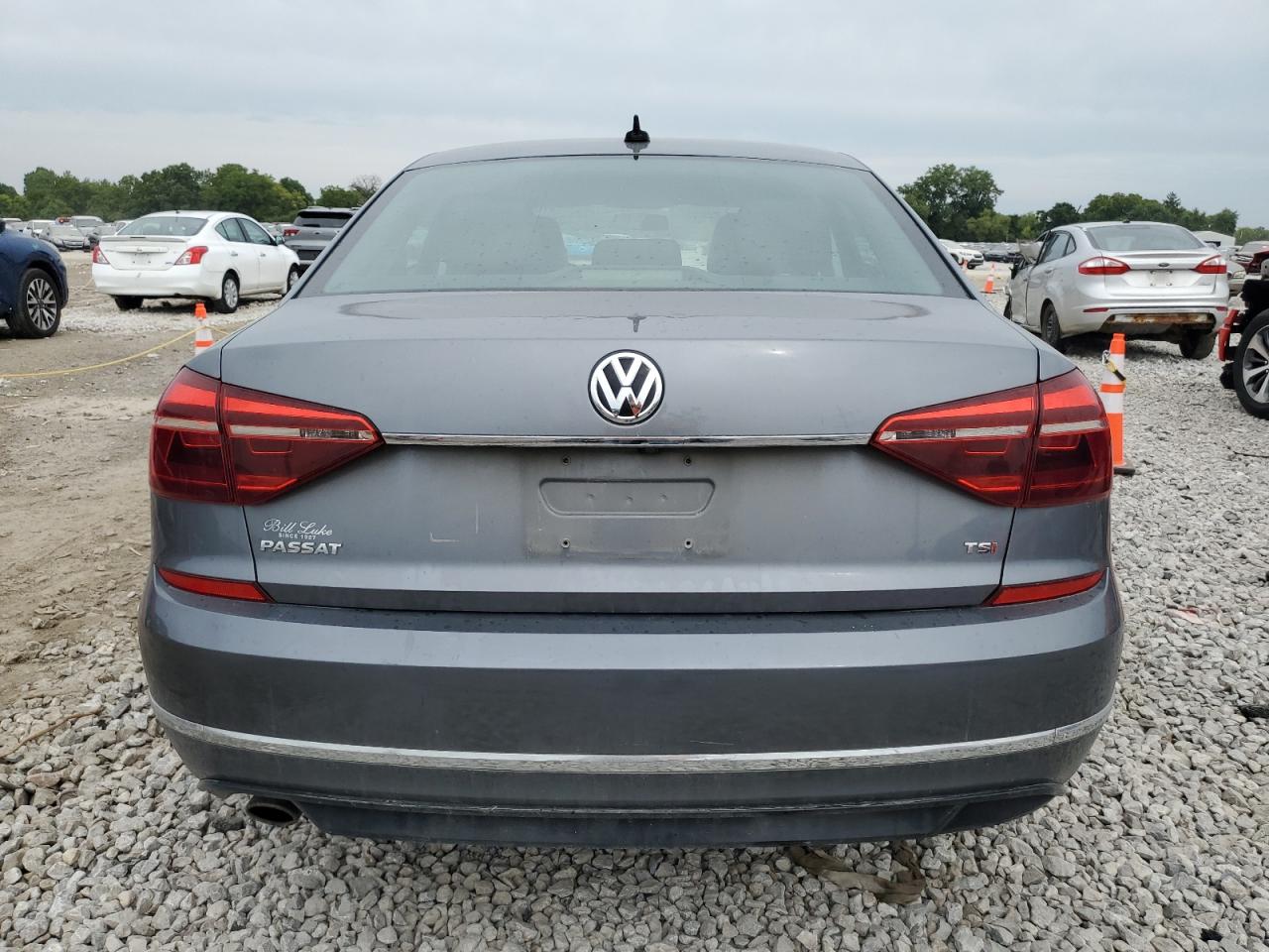 1VWDT7A3XHC027143 2017 Volkswagen Passat R-Line