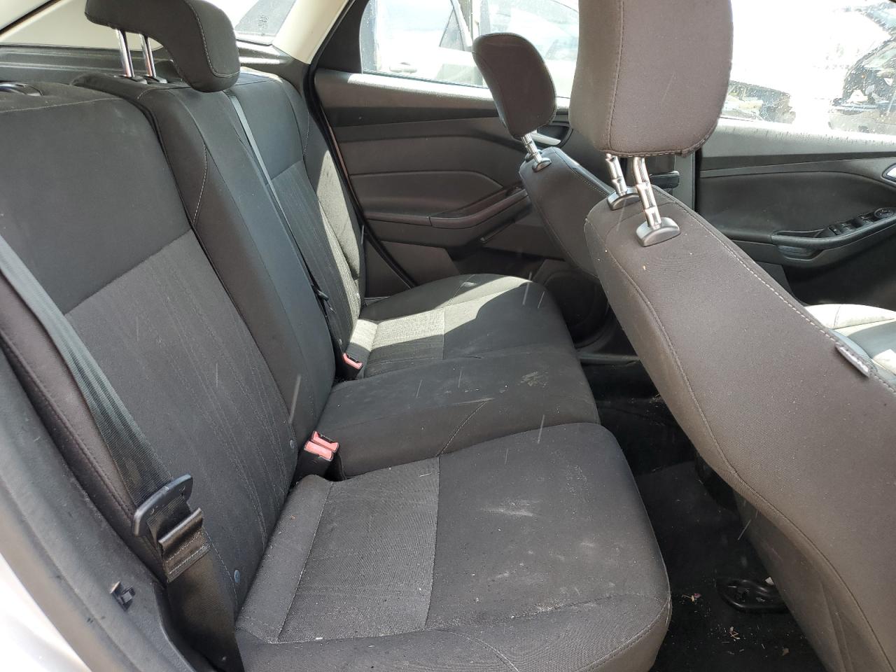 2015 Ford Focus Se VIN: 1FADP3K21FL318784 Lot: 59723204