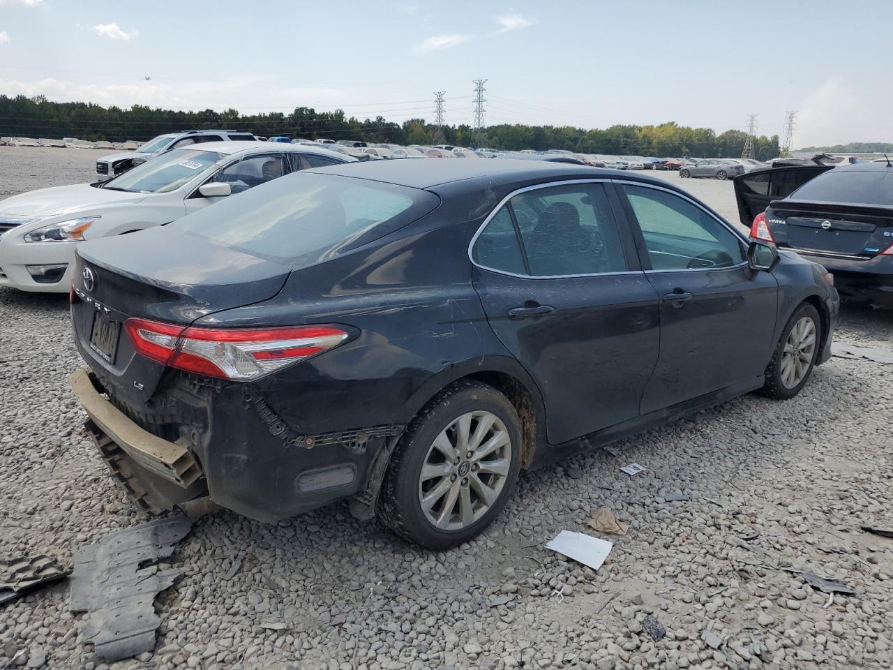 VIN 4T1B11HK9JU095360 2018 TOYOTA CAMRY no.3