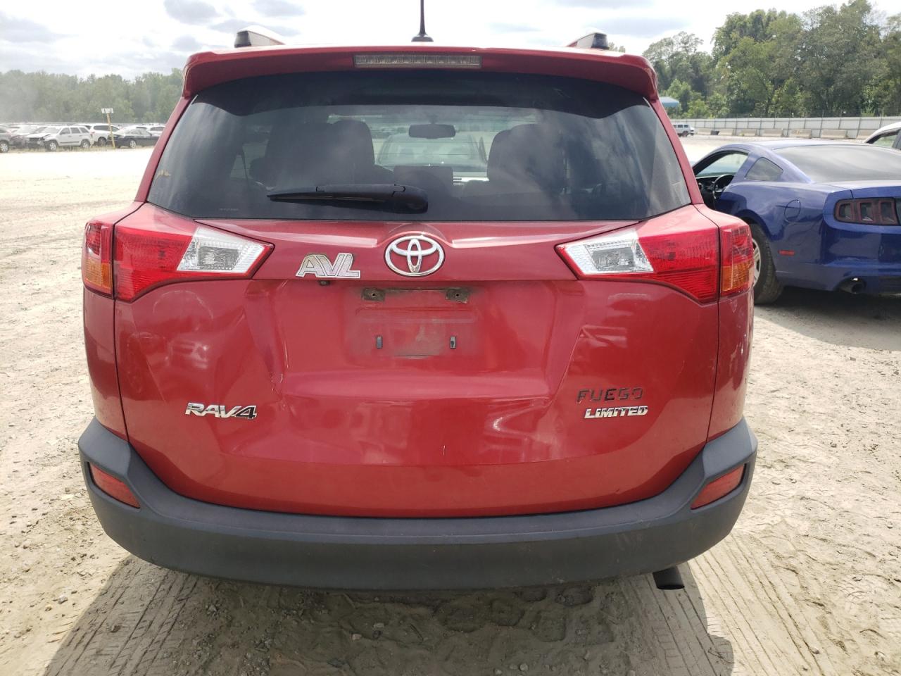 2015 Toyota Rav4 Limited VIN: JTMYFREV2FJ032879 Lot: 68173064