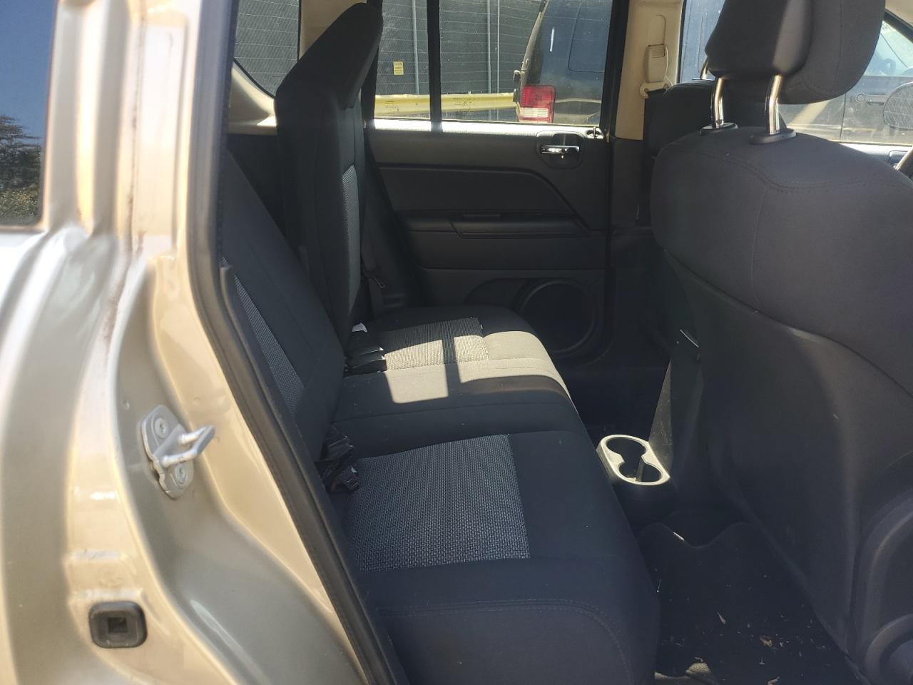 2010 Jeep Compass Sport VIN: 1J4NF4FB0AD502208 Lot: 68009734