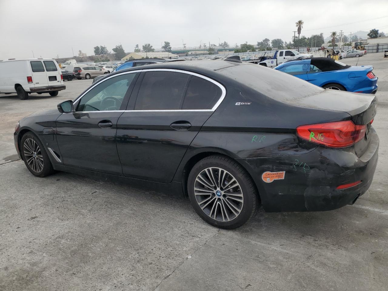 VIN WBAJA9C51KB399552 2019 BMW 5 SERIES no.2