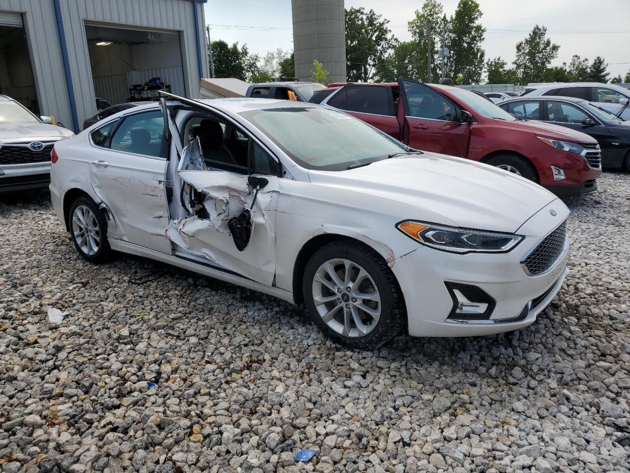 VIN 3FA6P0SU3KR153549 2019 FORD FUSION no.4