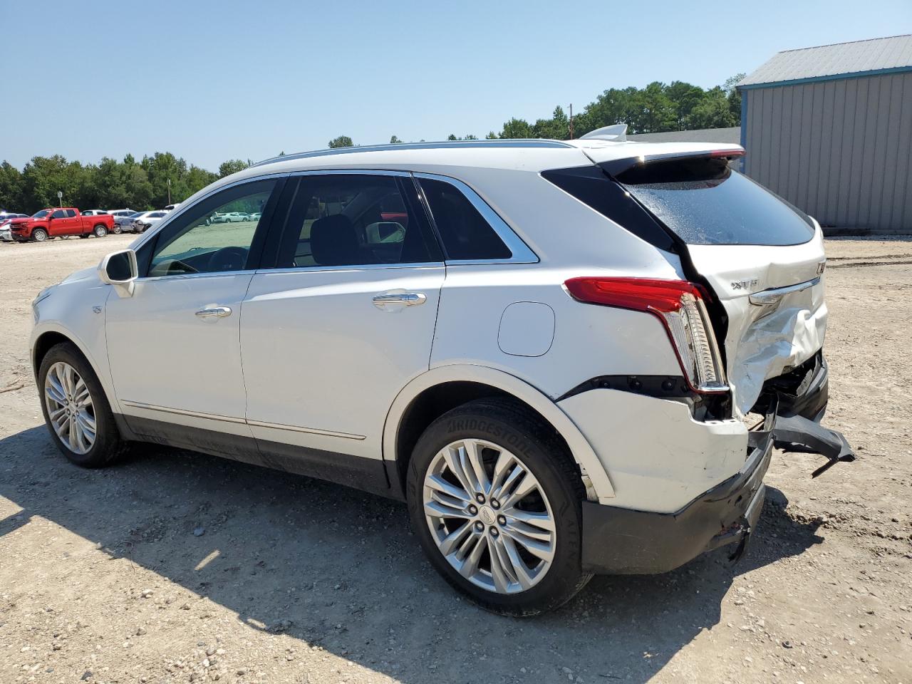 VIN 1GYKNERS9KZ102076 2019 CADILLAC XT5 no.2