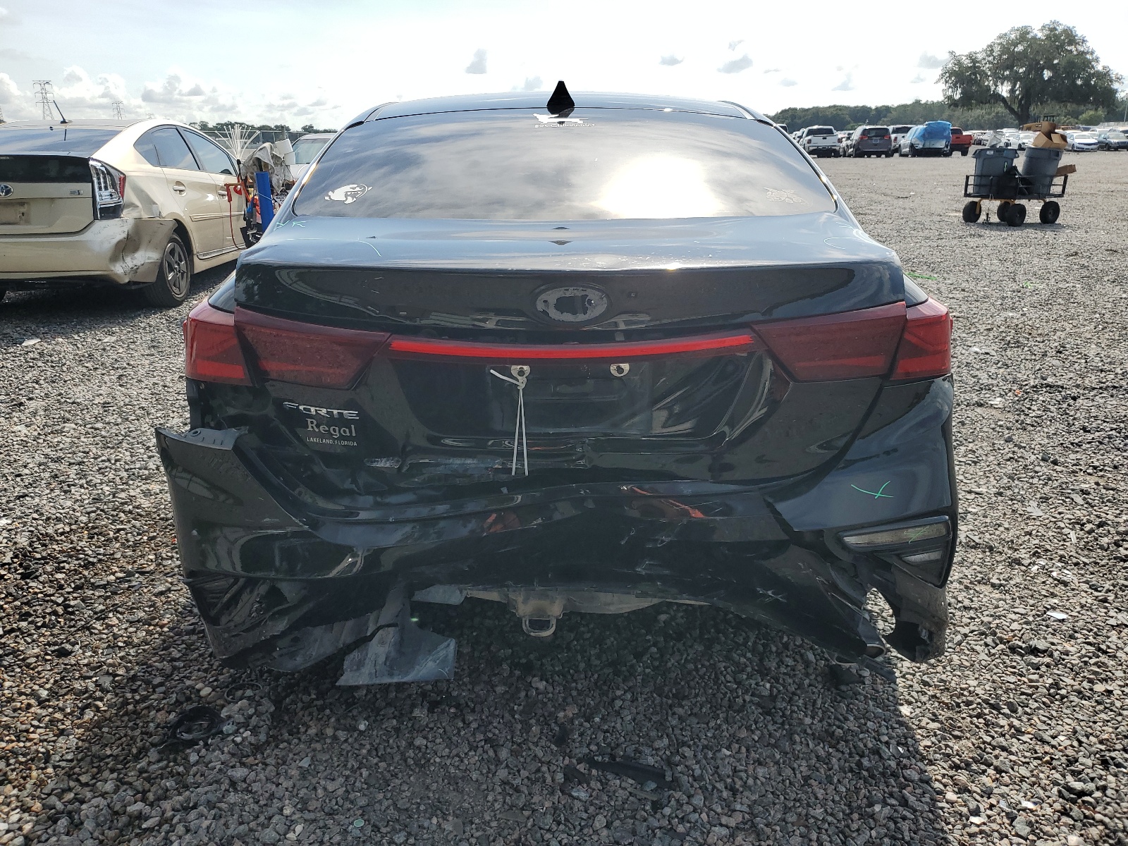 3KPF24AD1ME389404 2021 Kia Forte Fe