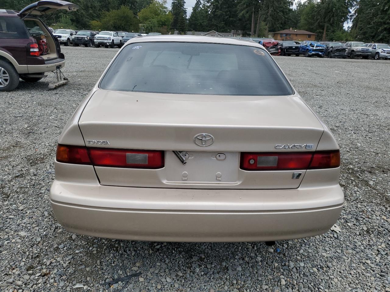 1999 Toyota Camry Le VIN: 4T1BF28K6XU931612 Lot: 68291184