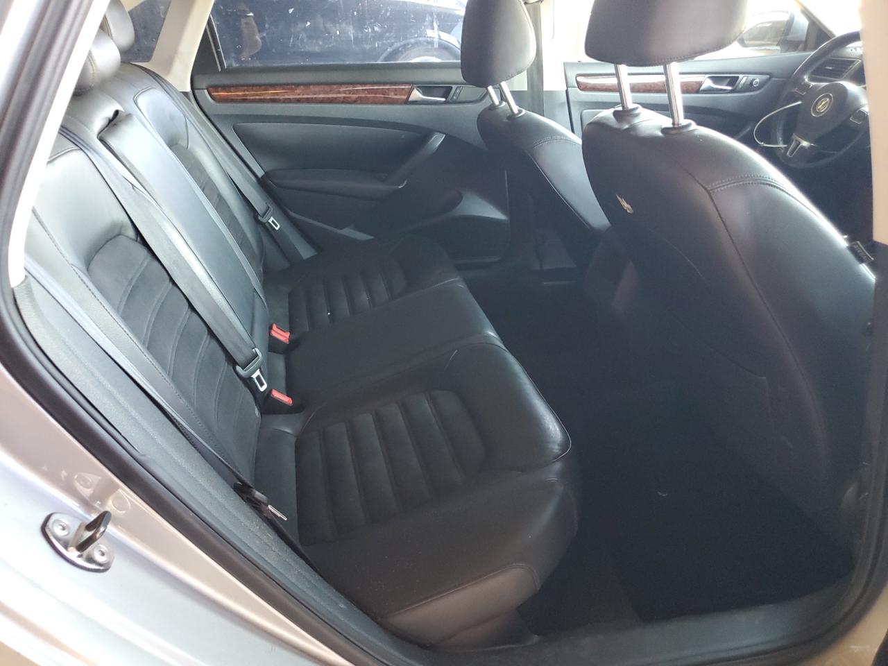 2012 Volkswagen Passat Sel VIN: 1VWCP7A32CC093274 Lot: 68078404