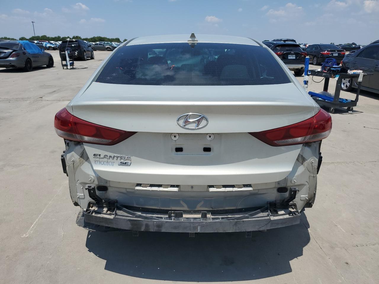 KMHD74LF9HU399057 2017 Hyundai Elantra Se