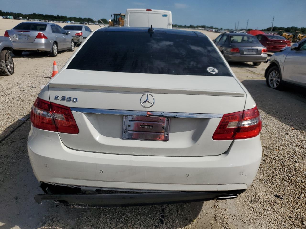 2011 Mercedes-Benz E 350 VIN: WDDHF5GB0BA274839 Lot: 68749164