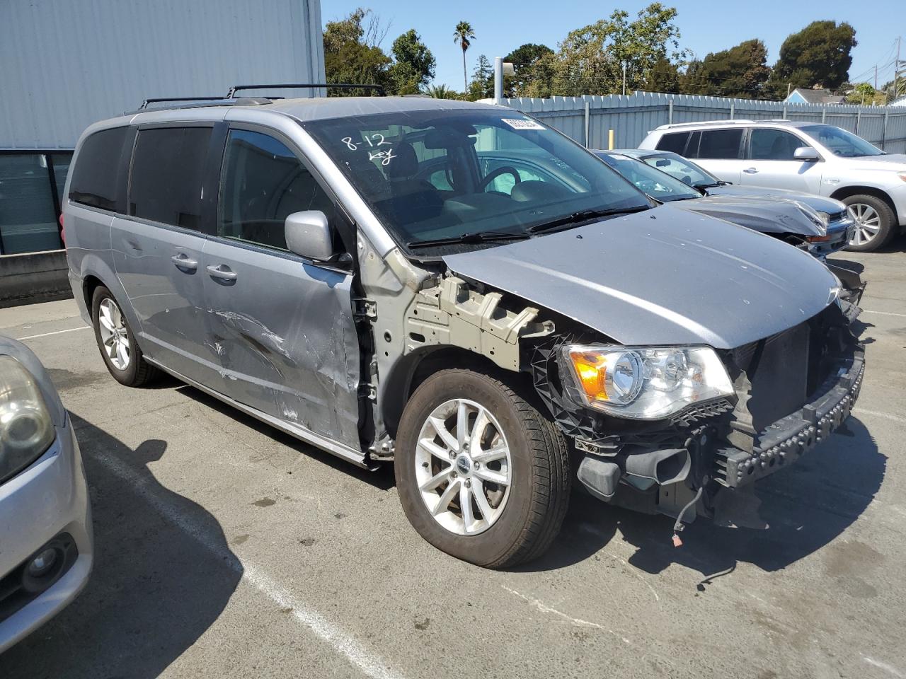 2019 Dodge Caravan - Image 4