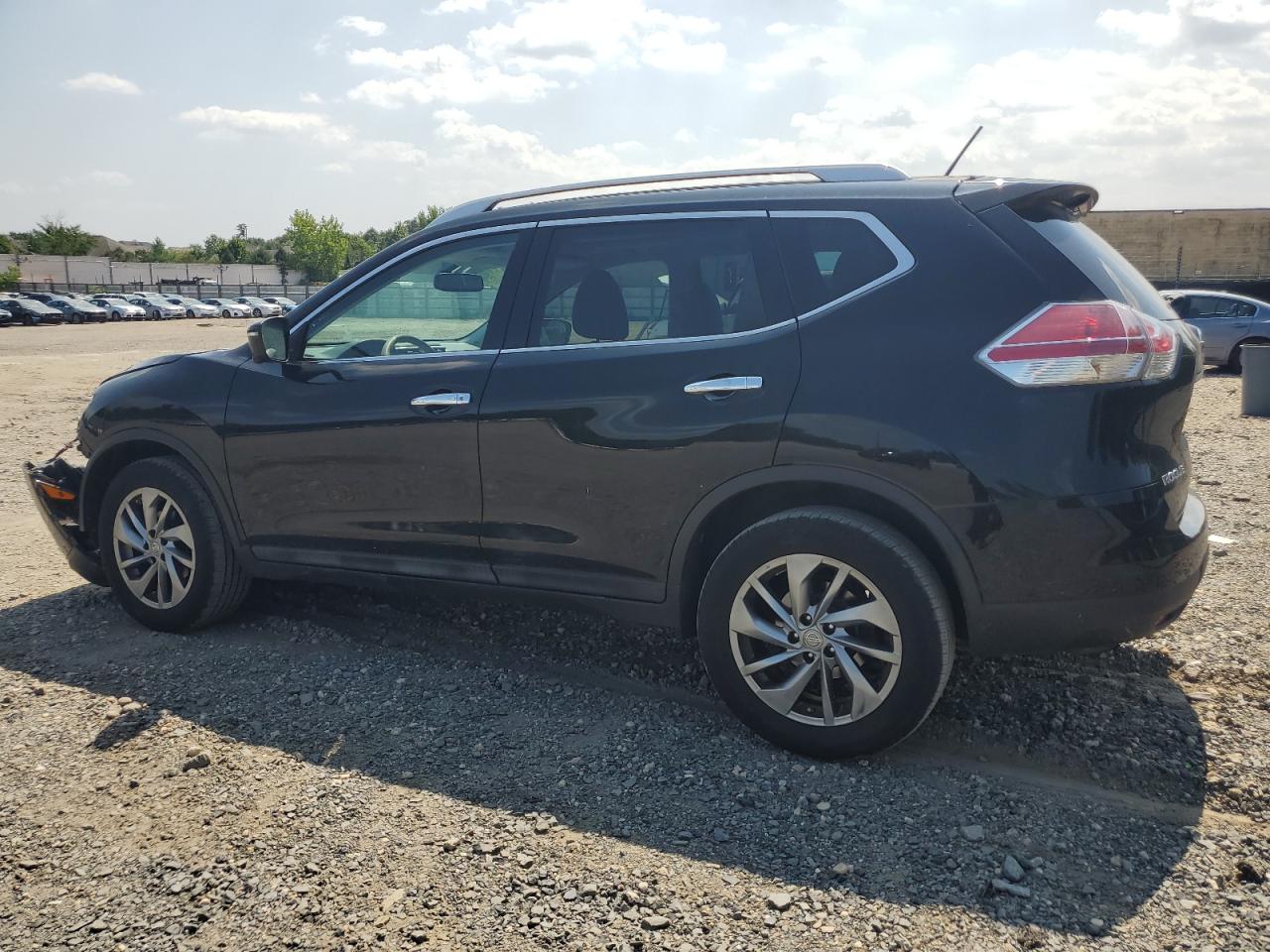 2015 Nissan Rogue - Image 2