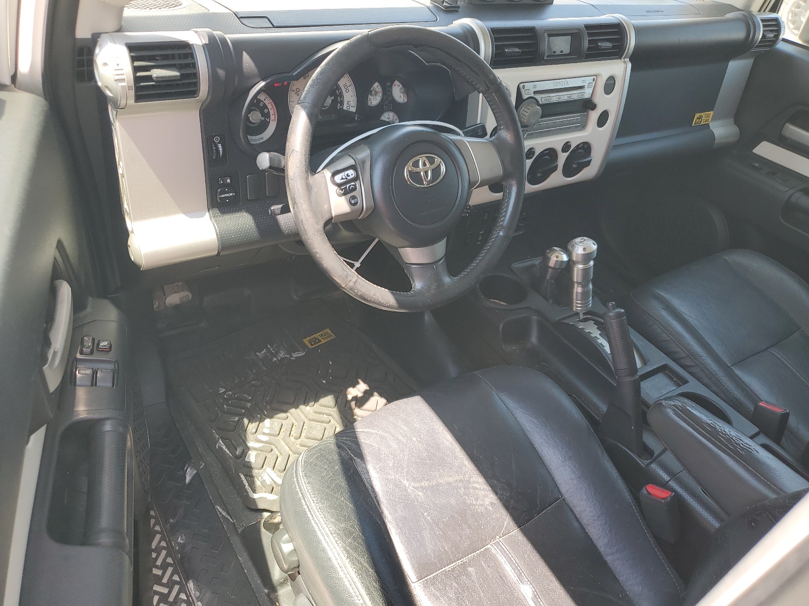 JTEBU11FX8K042645 2008 Toyota Fj Cruiser