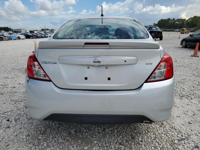  NISSAN VERSA 2017 Silver