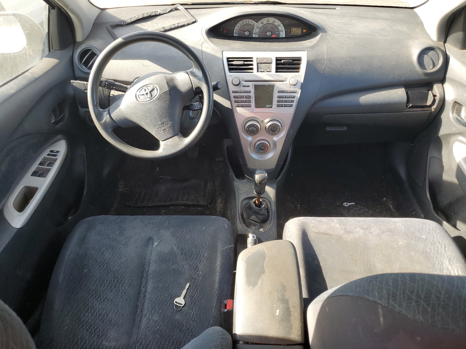 JTDBT923371019450 2007 Toyota Yaris