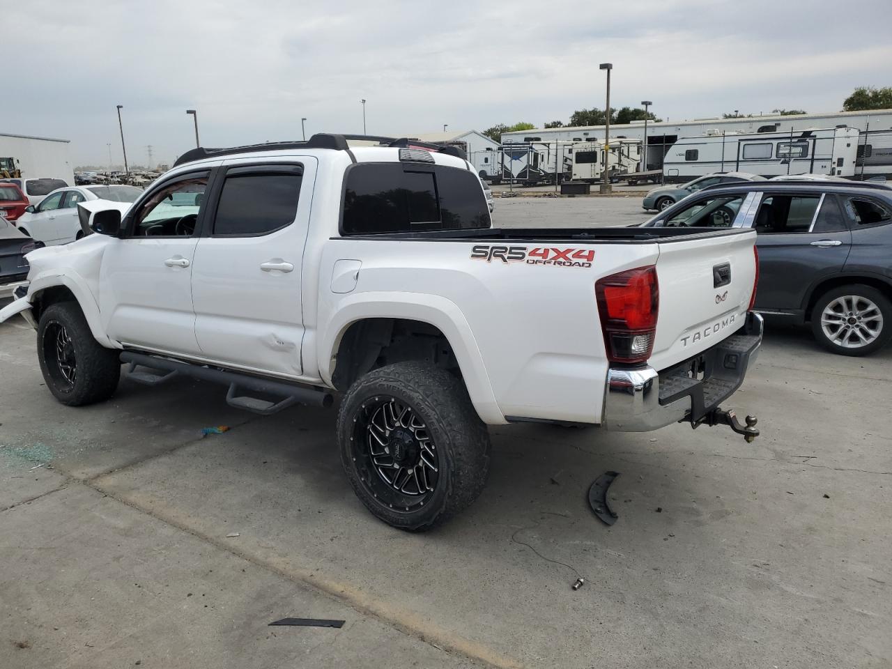 VIN 5TFCZ5ANXKX182990 2019 TOYOTA TACOMA no.2