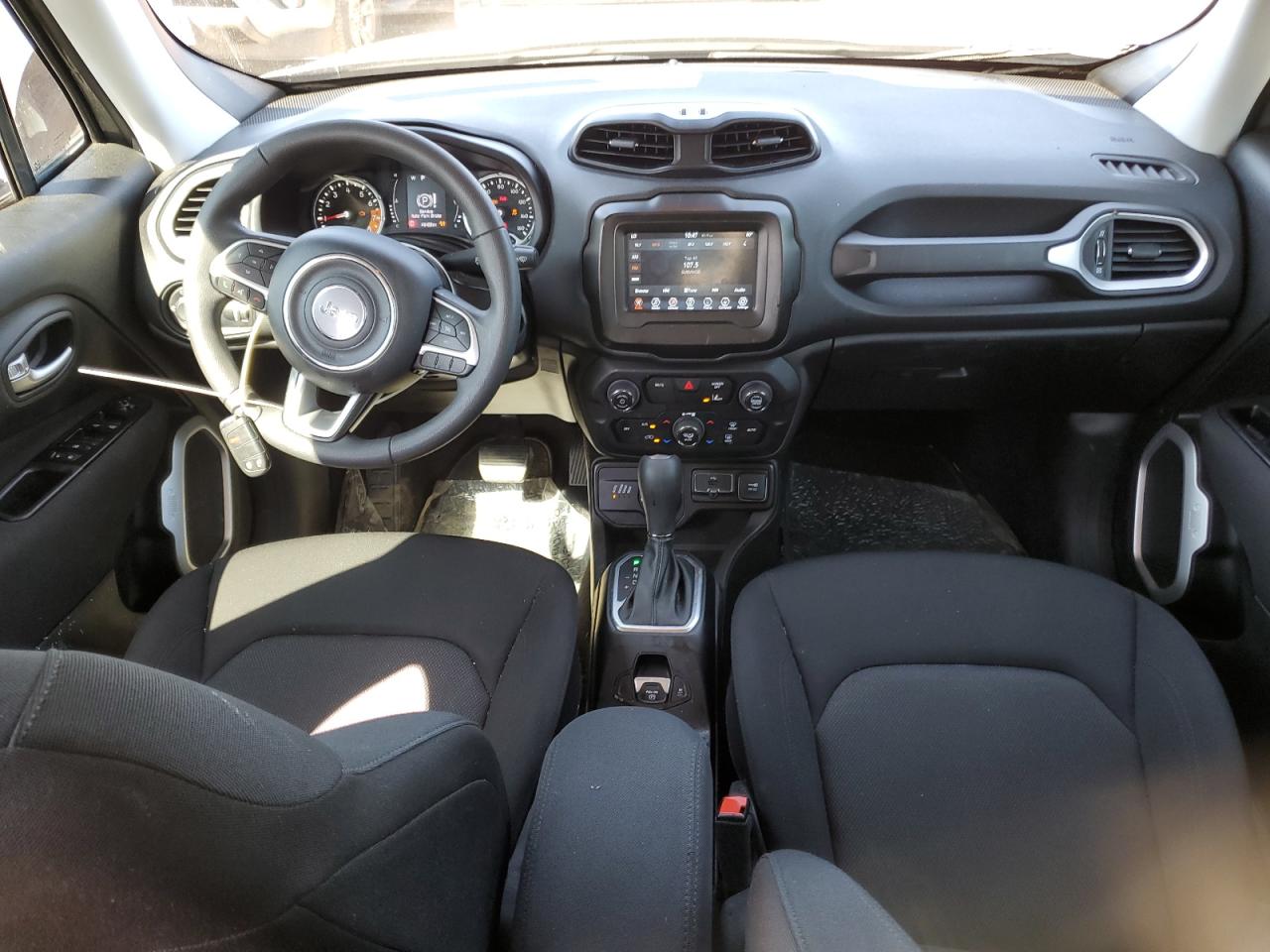 2021 Jeep Renegade - Image 8