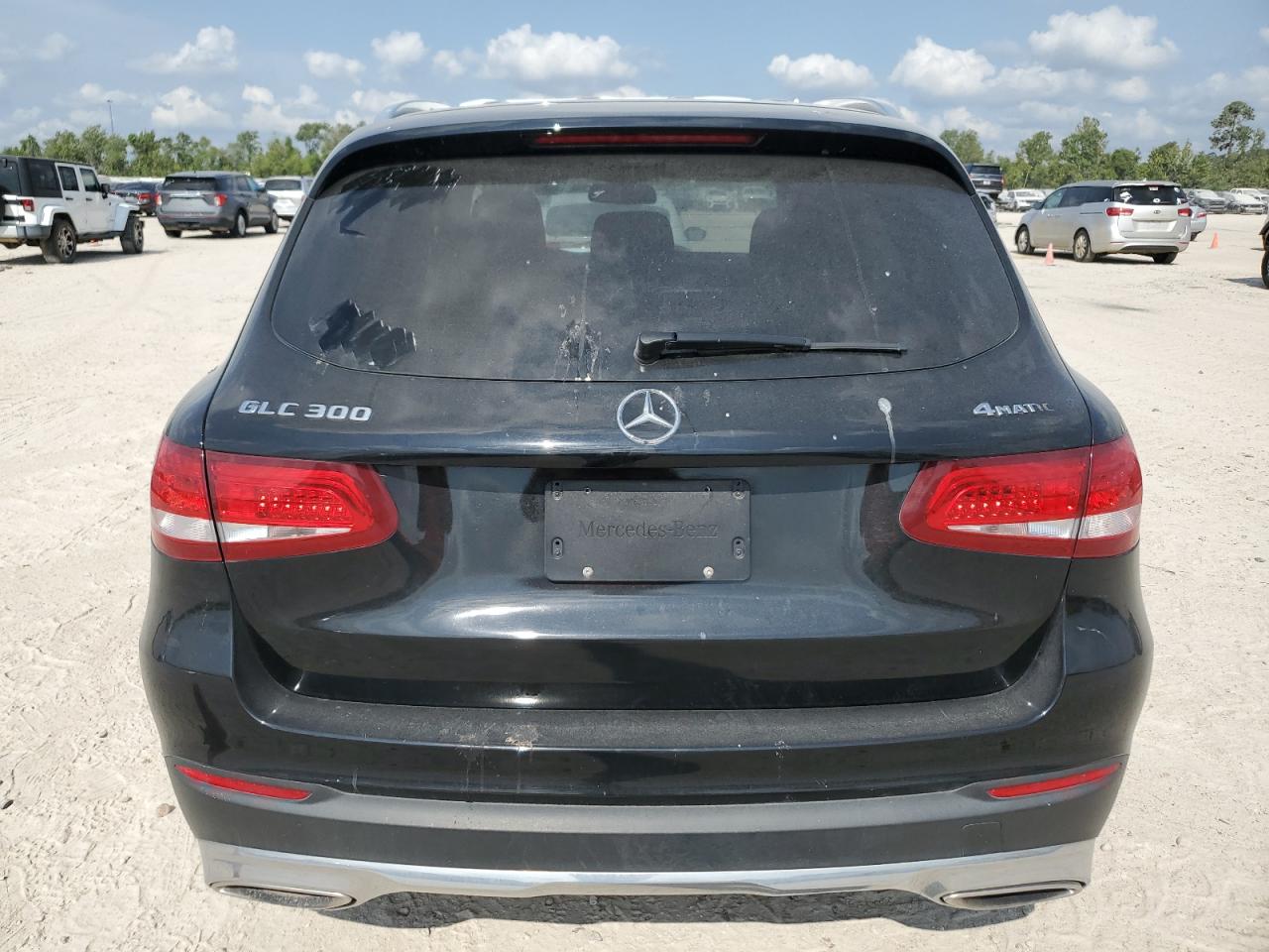 WDC0G4KB7JV068828 2018 Mercedes-Benz Glc 300 4Matic