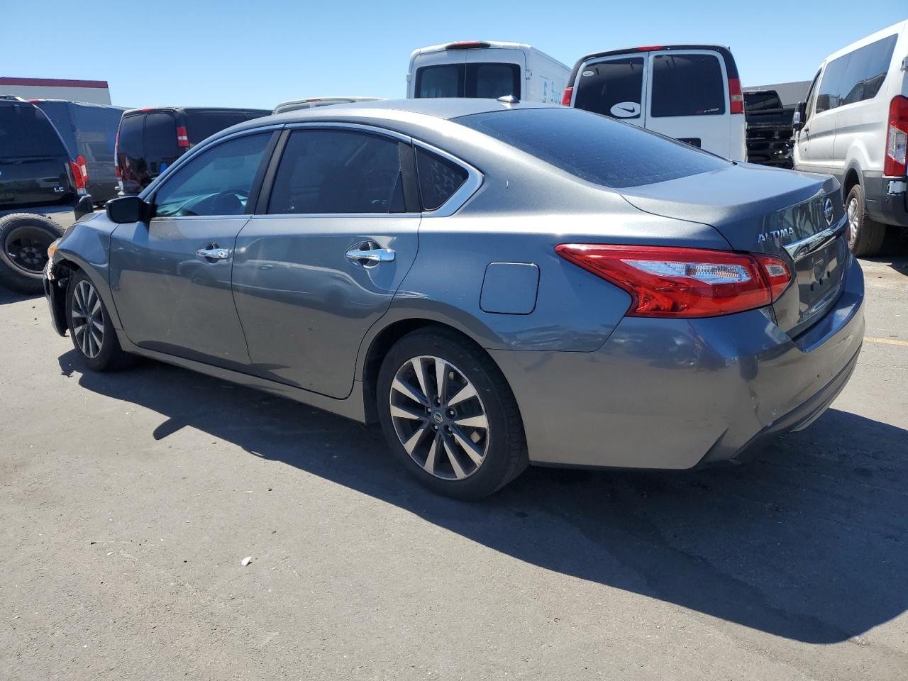 1N4AL3AP4HC183430 2017 NISSAN ALTIMA - Image 2