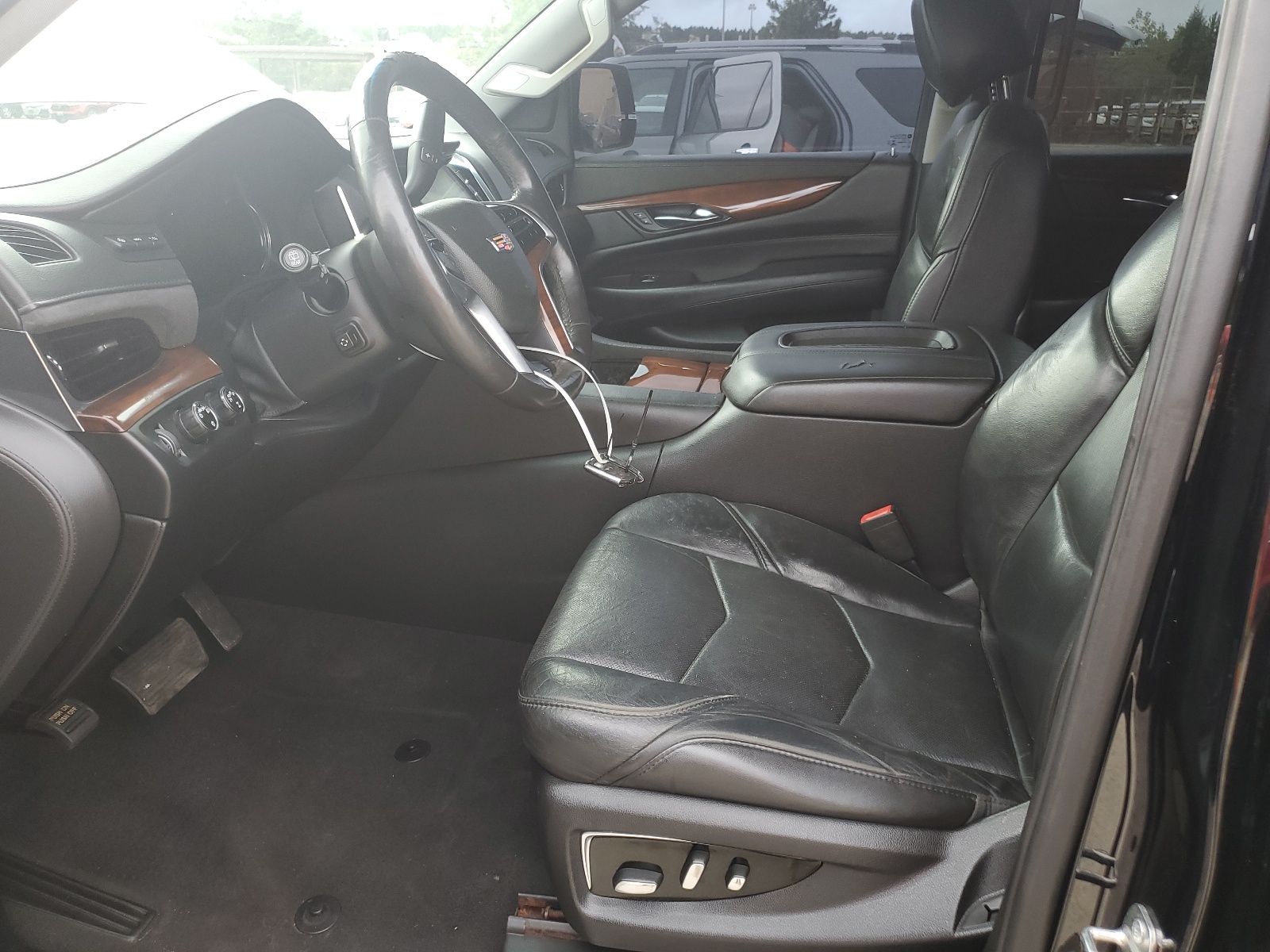 1GYS4BKJ7KR268342 2019 Cadillac Escalade Luxury