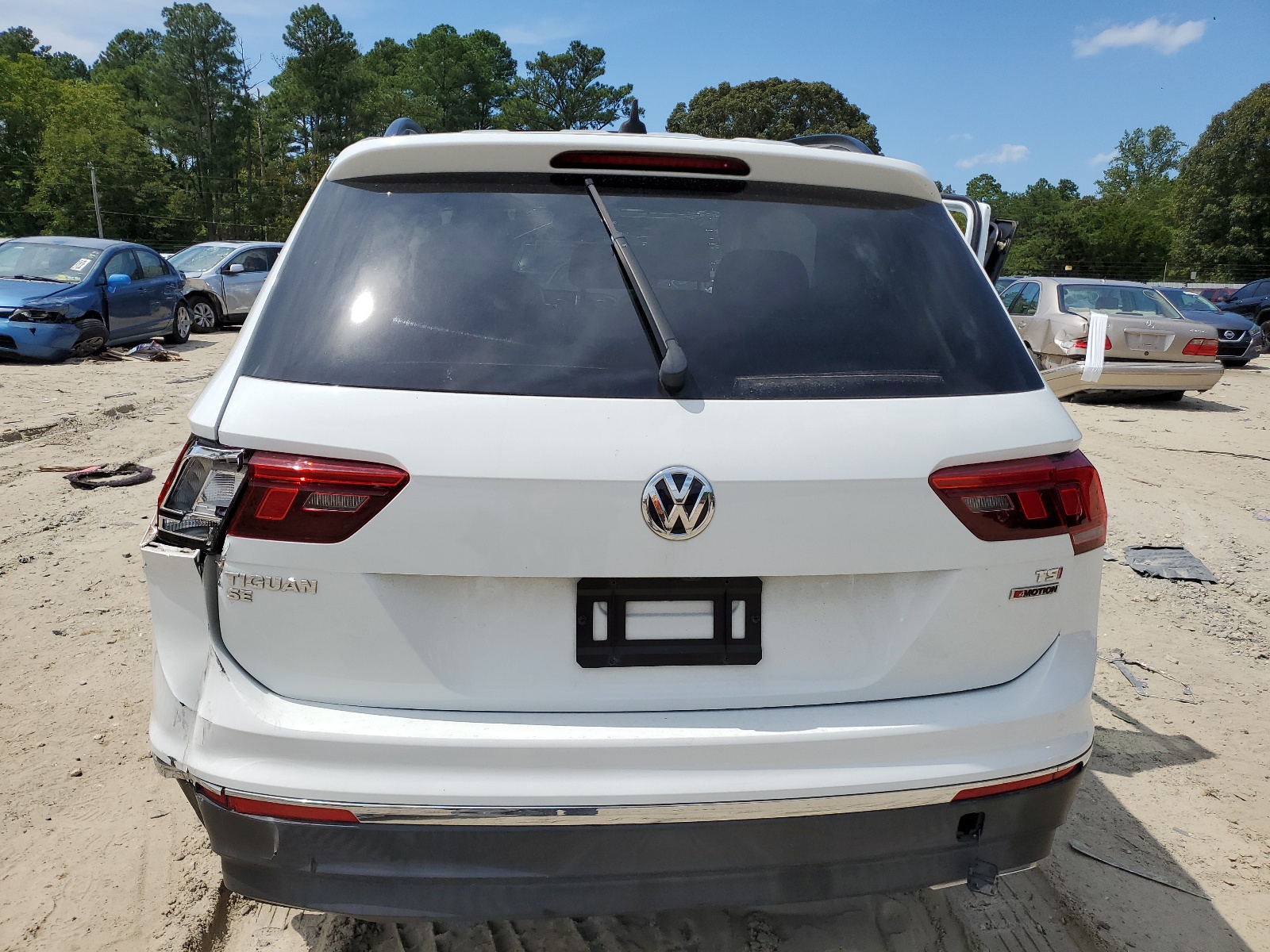 3VV2B7AX2JM190925 2018 Volkswagen Tiguan Se