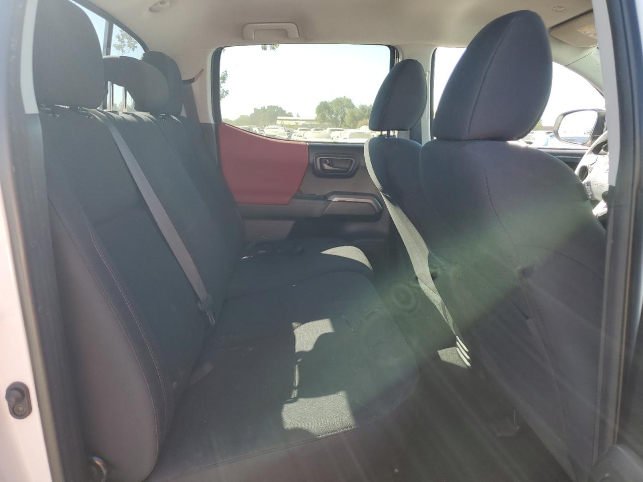 2019 Toyota Tacoma Double Cab VIN: 5TFAX5GN8KX141715 Lot: 68144544